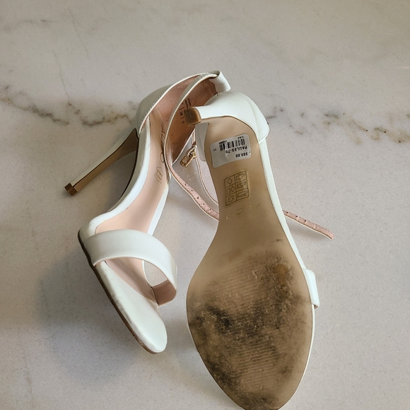 Shoes - Picture 2 of 5